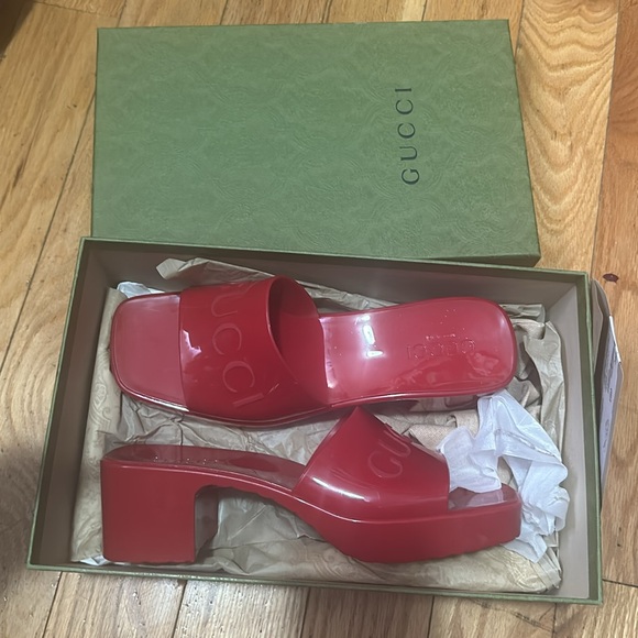 Authentic Gucci red rubber mules - Picture 6 of 6